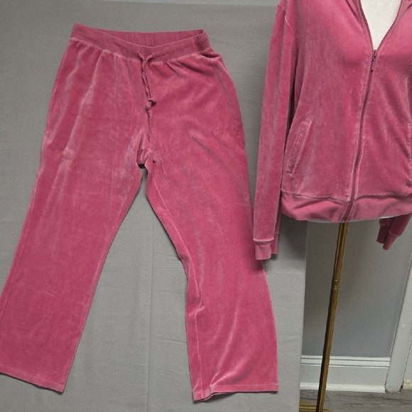 Sutton Studio Pink Velour Tracksuit - Picture 1 of 11